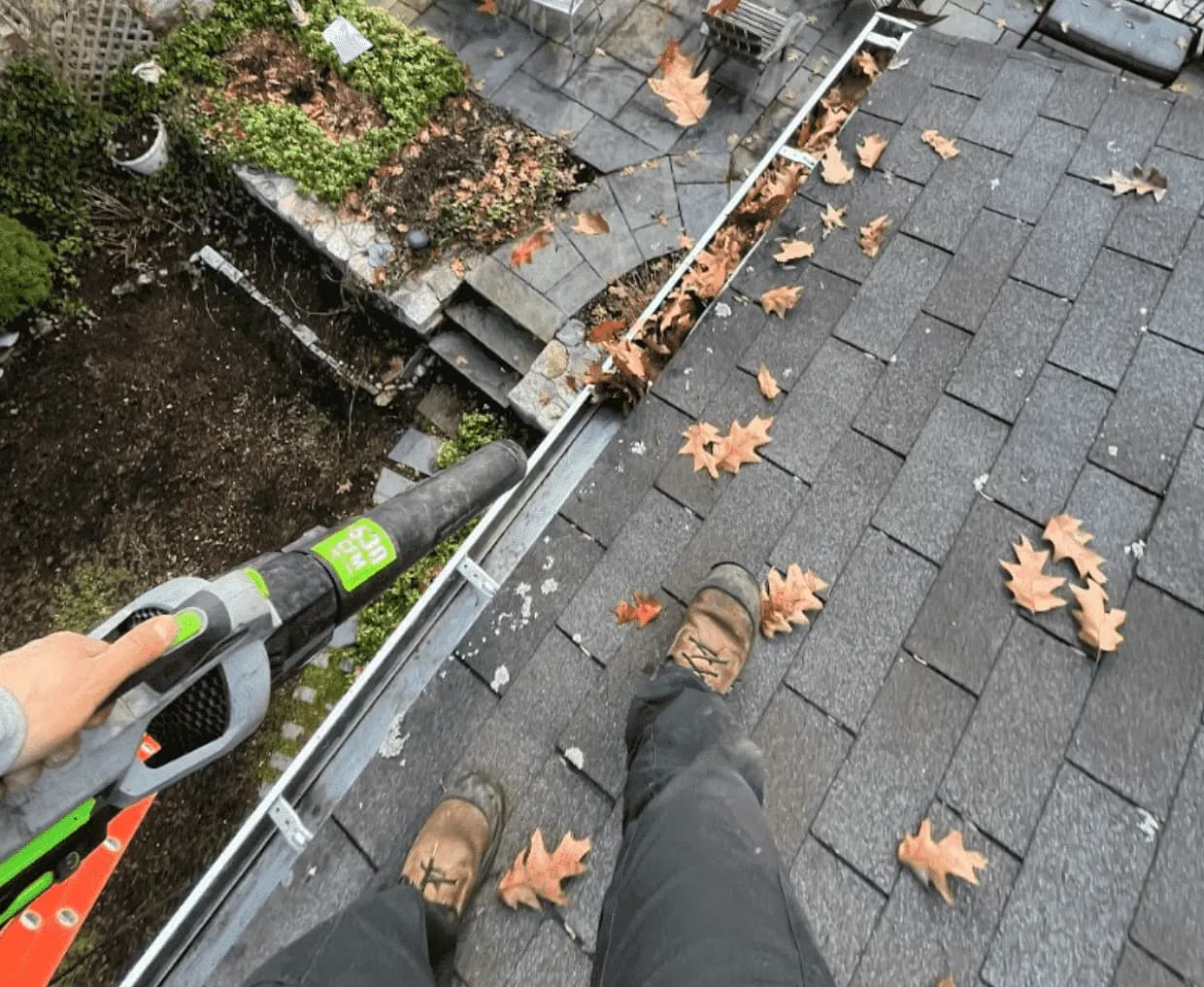 Gutter Cleaning Services in North Ridgeville